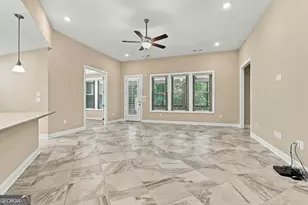 122 Cottonwood Cir, Peachtree City, GA 30269 - Photo 8