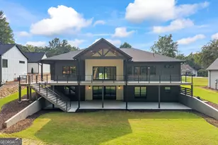 380 Capri Point, Lavonia, GA 30553 - Photo 2