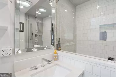 1423 Brook Valley Lane NE, Atlanta, GA 30324 - Photo 38