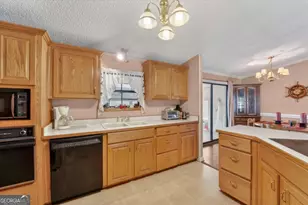 535 E 1st St, Midway, GA 31320 - Photo 12
