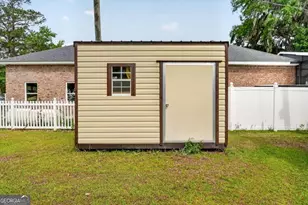 535 E 1st St, Midway, GA 31320 - Photo 4