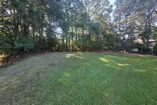 8492 Pineland Dr, Jonesboro, GA 30238 - Photo 4