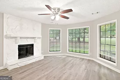135 N Creek Trail, Jonesboro, GA 30238 - Photo 4