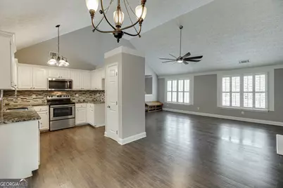 1231 Cumberland Trl, Monroe, GA 30656 - Photo 8