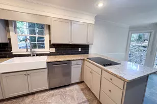 305 Old Tree Trc, Roswell, GA 30075 - Photo 2