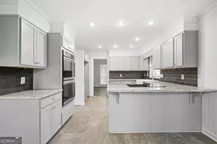 305 Old Tree Trc, Roswell, GA 30075 - Photo 10
