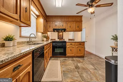1811 Mural Circle, Morrow, GA 30260 - Photo 6