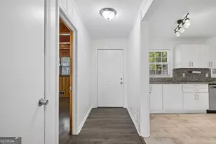 2677 Lancaster Dr, Atlanta, GA 30344 - Photo 6