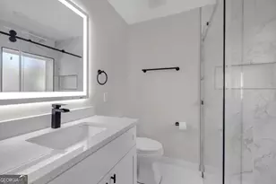 1427 Lorenzo Dr SW, Atlanta, GA 30310 - Photo 6
