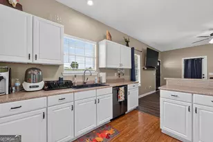 4074 Meadow Cir, Blackshear, GA 31516 - Photo 8