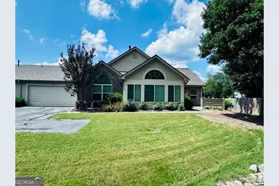 1303 Silver Summit Drive SE, Conyers, GA 30094 - Photo 10