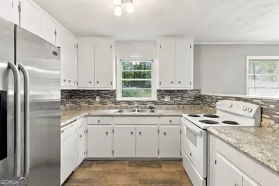 9169 Lakeview Drive SW, Covington, GA 30014 - Photo 12
