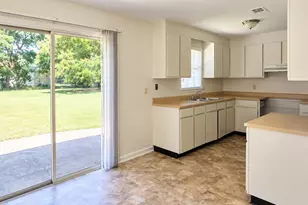 303 Utah Ave, Warner Robins, GA 31093 - Photo 4