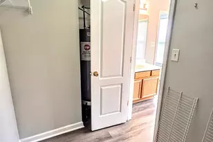 6909 Malvern Ct, Lithonia, GA 30038 - Photo 22