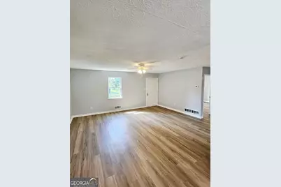 225 W Tinsley Street, Griffin, GA 30223 - Photo 8