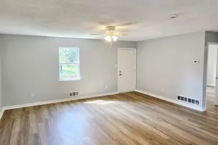 225 W Tinsley St, Griffin, GA 30223 - Photo 8