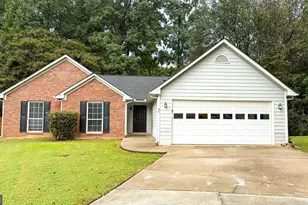 1320 Opal Cir, Lawrenceville, GA 30043 - Photo 2