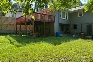 17 N Leathers Circle NW, Atlanta, GA 30314 - Photo 2
