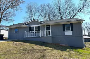 109 Sunset Ln, Newnan, GA 30263 - Photo 1