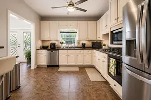 1950 Honeybee Creek Dr, Griffin, GA 30224 - Photo 4