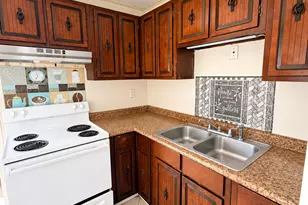 2201 Tebeau St, Waycross, GA 31501 - Photo 2