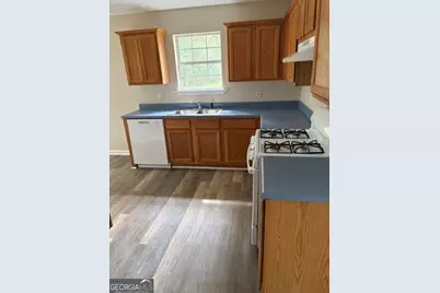 277 Queens Court, Jackson, GA 30233 - Photo 2