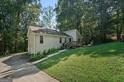 823 Moonlit Lane NW, Acworth, GA 30102 - Photo 2