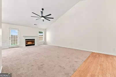 1422 Fountain Lakes Drive, Lawrenceville, GA 30043 - Photo 6
