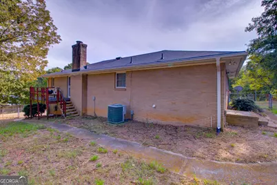 202 E Wright Street, Winder, GA 30680 - Photo 6