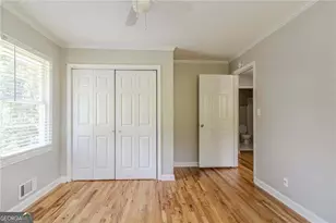 927 Magna Carta Dr NW, Atlanta, GA 30318 - Photo 8