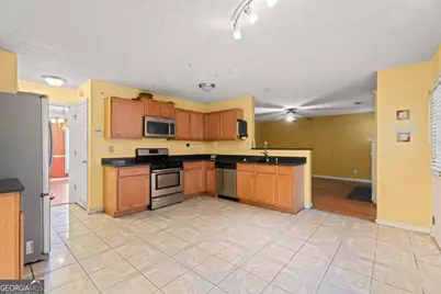 6833 Wynmeadow Drive, Stone Mountain, GA 30087 - Photo 16
