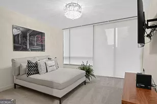 700 Park Regency Pl NE, Atlanta, GA 30326 - Photo 10