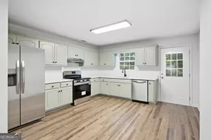 562 Maurice Dr, Swainsboro, GA 30401 - Photo 6