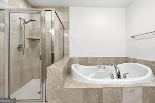 2881 Peachtree Rd NE, Atlanta, GA 30305 - Photo 30