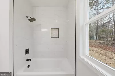 370 Harbour Shores Drive, Jackson, GA 30233 - Photo 8