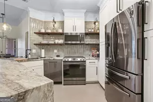 2432 Whitemarsh Way, Savannah, GA 31410 - Photo 10