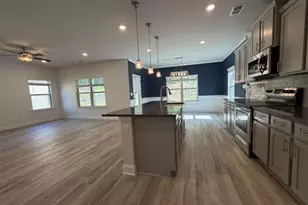 304 Magnolia Villas Dr, Cornelia, GA 30531 - Photo 4