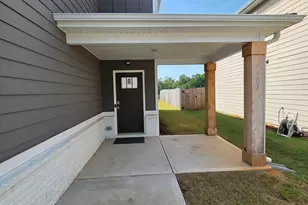 205 River Meadow Dr, Lagrange, GA 30241 - Photo 6