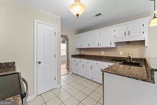 302 Jubilee Cir, Bonaire, GA 31005 - Photo 16