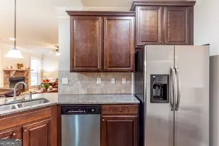 309 Pennant Ln, Fairburn, GA 30213 - Photo 8