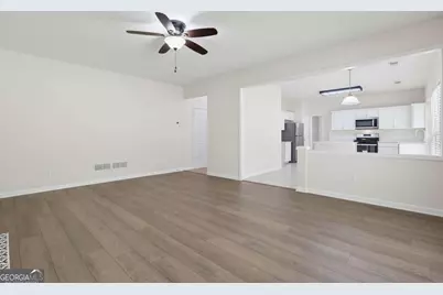 10920 Glenbarr Drive, Johns Creek, GA 30097 - Photo 16