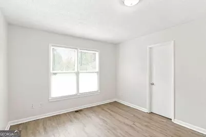 7980 Woodlake Drive, Riverdale, GA 30274 - Photo 8