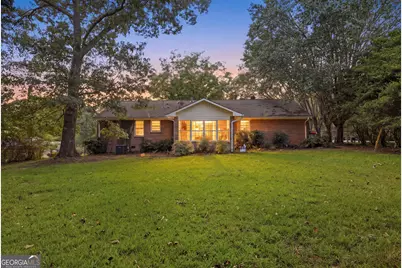 327 Poplar Street, Toccoa, GA 30577 - Photo 2