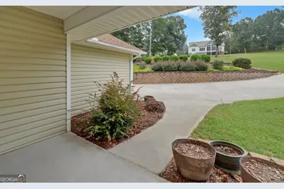 300 Knox Circle, Lavonia, GA 30553 - Photo 2