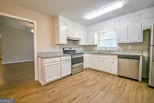 2460 Rolling Acres Dr SW, Conyers, GA 30094 - Photo 12