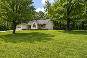 170 Thistledown Pl, Mount Airy, GA 30563 - Photo 2