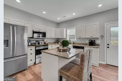 1377 Charleston Avenue, Commerce, GA 30529 - Photo 6