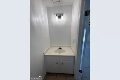 3925 Mountain View Dr #F4, Oakwood, GA 30566 - Photo 4