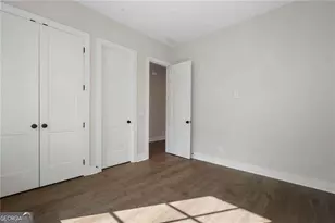 990 Bibbs Circle, Atlanta, GA 30318 - Photo 12