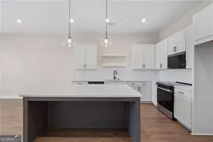 990 Bibbs Circle, Atlanta, GA 30318 - Photo 4
